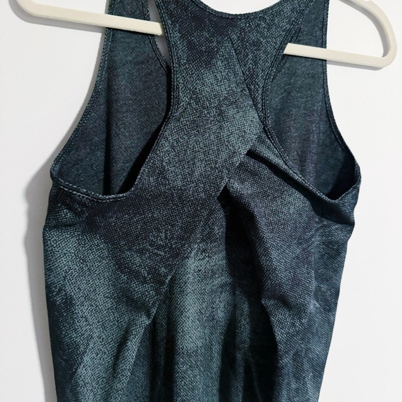 Lululemon - Dark Green and Black Origami Tank - Picture 4 of 4